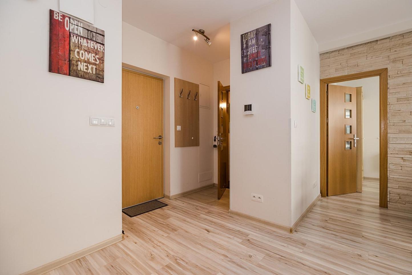 Apartament Superior Panska, 2 Rooms, 1 Bedroom, Metro! 24h Reception!